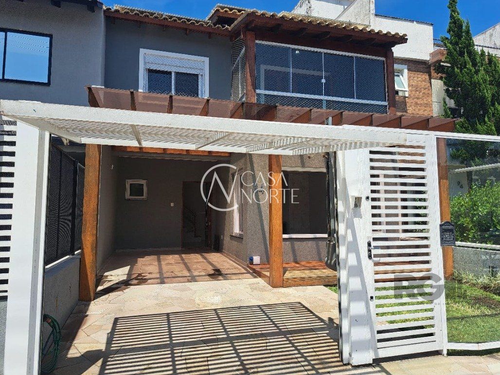Casa à venda com 3 quartos, 156m², 1 suíte, 2 vagas, Rua Aldo Sani no bairro Hípica em Porto Alegre
