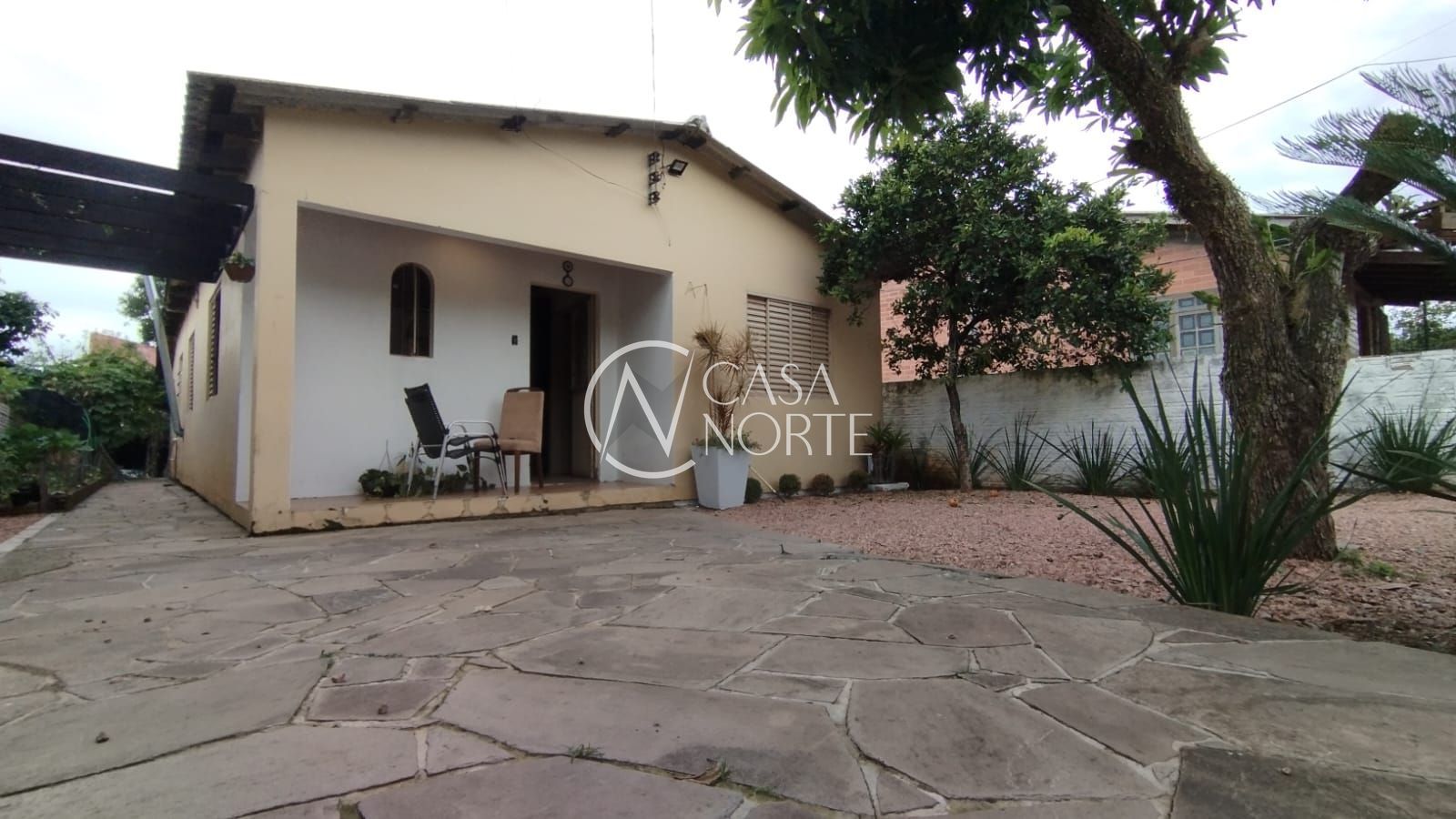 Casa à venda com 2 quartos, 380m², 2 vagas, Rua Pedro Aniceto de Souza no bairro Aberta dos Morros em Porto Alegre