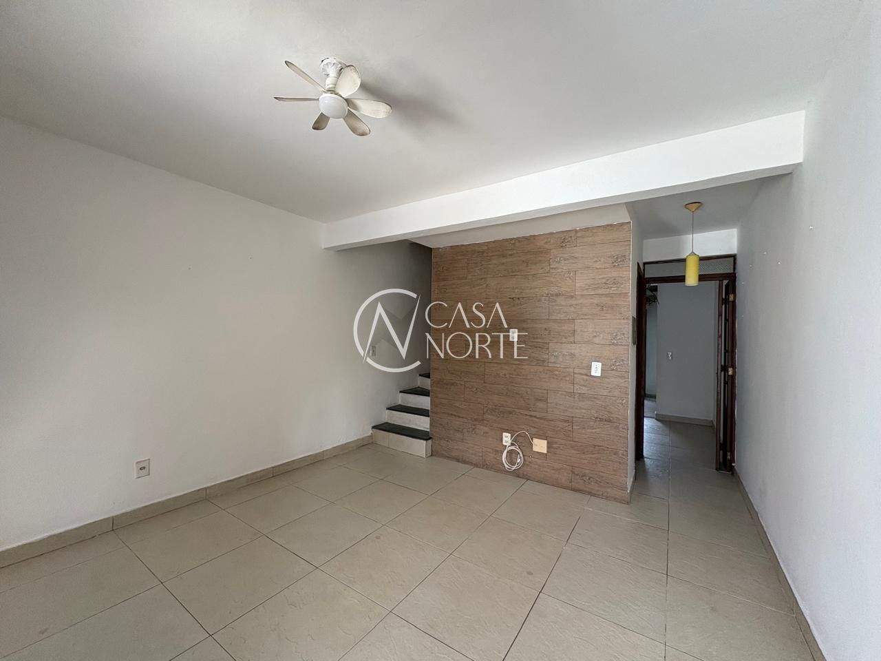 Sobrado à venda com 2 quartos, 70m², 2 vagas, Rua José Antônio Chaise no bairro Hípica em Porto Alegre