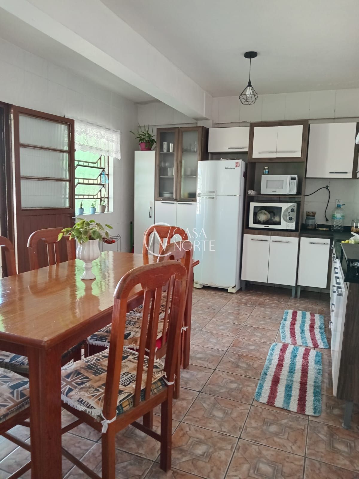 Casa à venda com 4 quartos, 500m², 2 vagas, Rua Capitão Pedroso no bairro Restinga em Porto Alegre