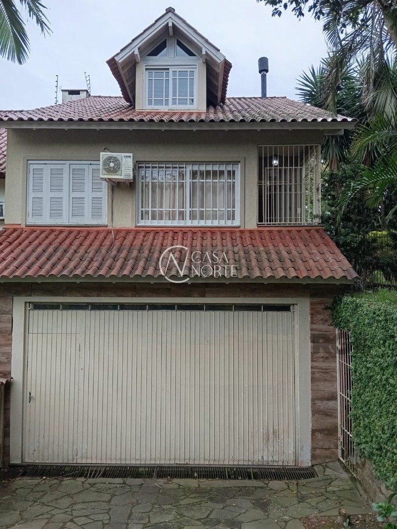 Sobrado à venda com 3 quartos, 185m², 1 suíte, 2 vagas, Rua Doutor Pitrez no bairro Ipanema em Porto Alegre