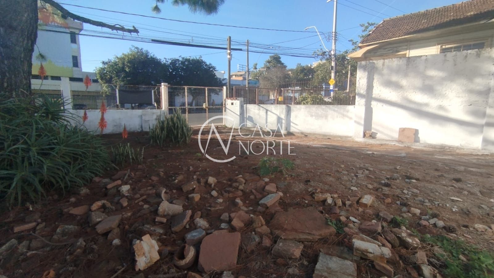 Terreno à venda  com 319m², Avenida Otto Niemeyer no bairro Tristeza em Porto Alegre