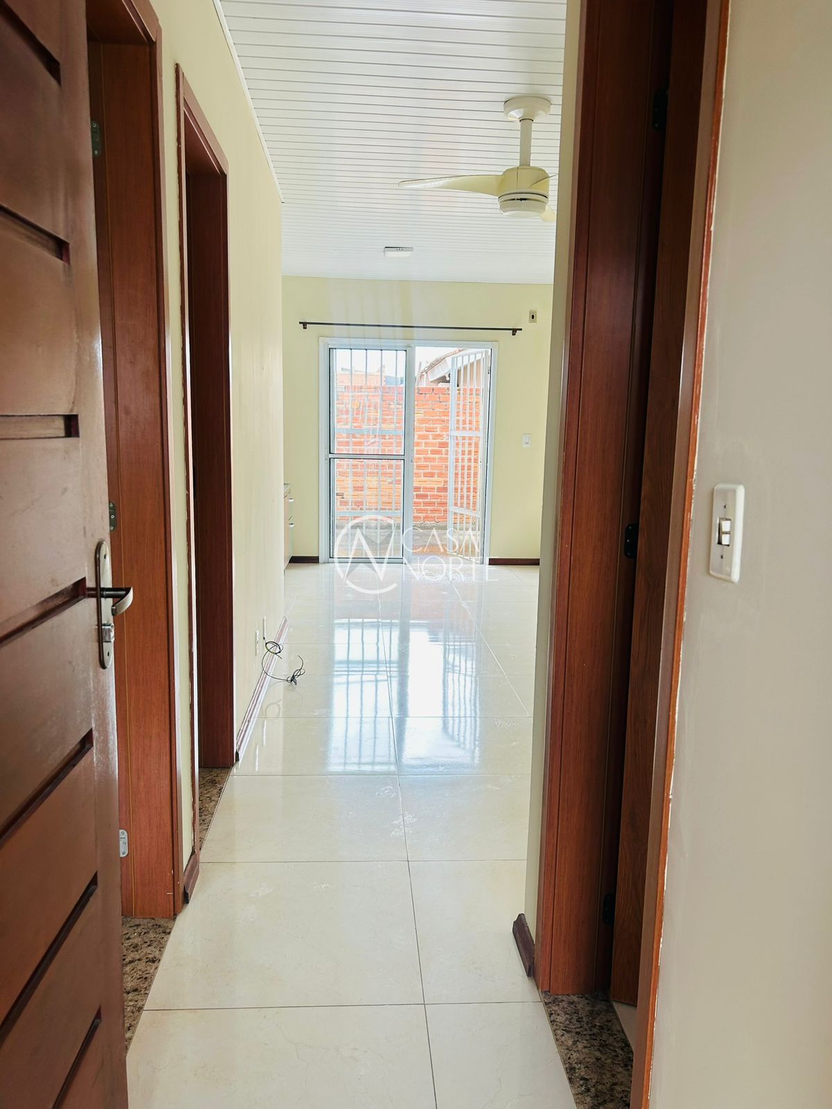 Casa à venda com 2 quartos, 38m², 2 vagas, Rua Coronel Dastro Dutra no bairro Restinga em Porto Alegre