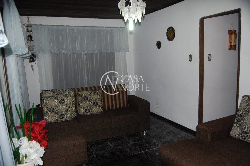 Casa à venda com 2 quartos, 95m², 1 suíte, 2 vagas, Rua das Nogueiras no bairro Ponta Grossa em Porto Alegre