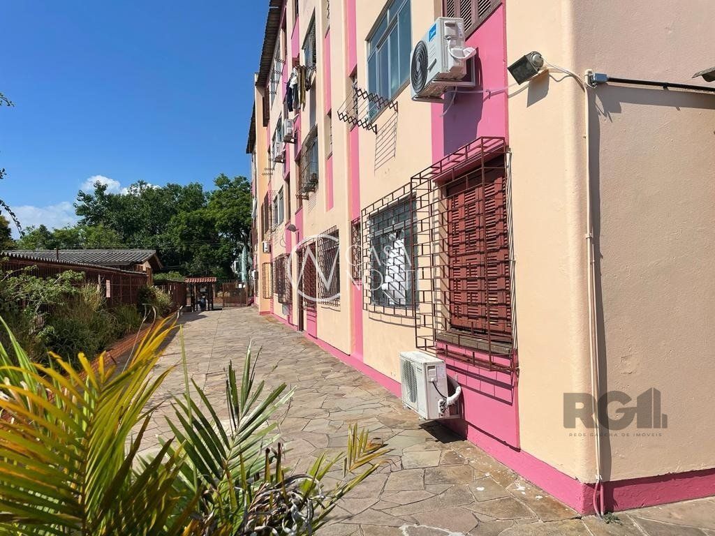 Apartamento à venda com 2 quartos, 54m², Rua Oscar Ferreira no bairro Rubem Berta em Porto Alegre