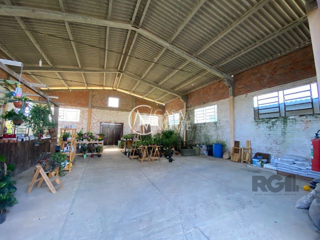 Pavilhão à venda  com 1850m², Avenida Ignês E. Fagundes no bairro Restinga em Porto Alegre