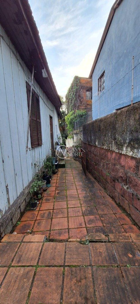Terreno à venda  com 265m², Avenida São Borja no bairro Nonoai em Porto Alegre
