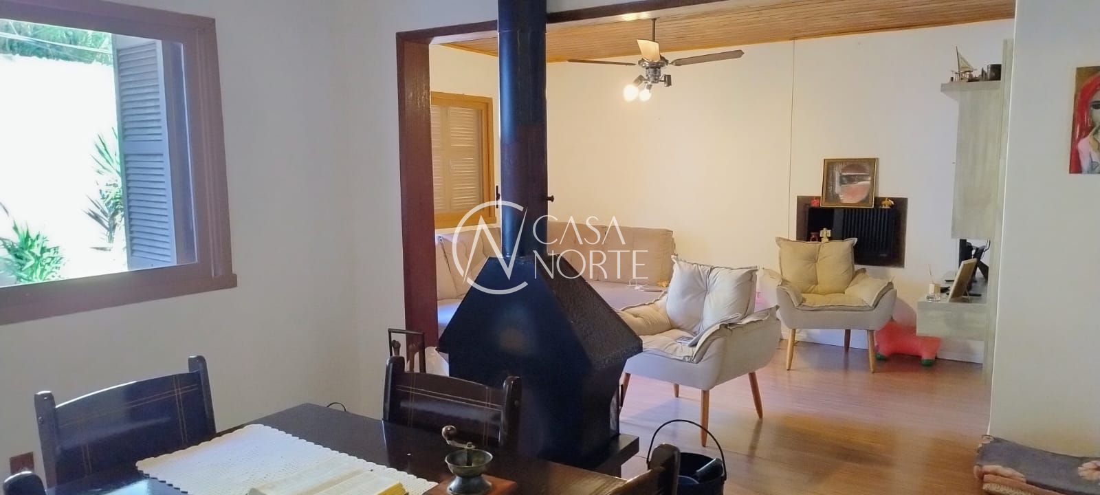 Casa à venda com 2 quartos, 80m², 1 suíte, 3 vagas, Rua Maurilio Ferreira no bairro Campo Novo em Porto Alegre