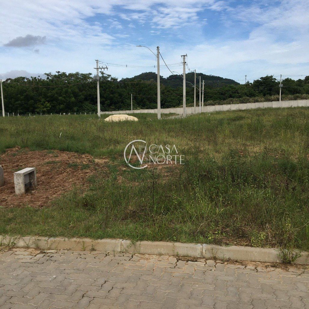 Terreno à venda  com 135m², Estrada Jorge Pereira Nunes no bairro Campo Novo em Porto Alegre