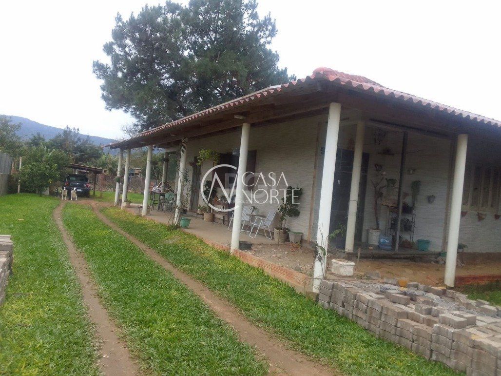 Sítio à venda com 3 quartos, 150m², 1 suíte, 5 vagas, Rua Oito Mil e Quatorze no bairro Lageado em Porto Alegre