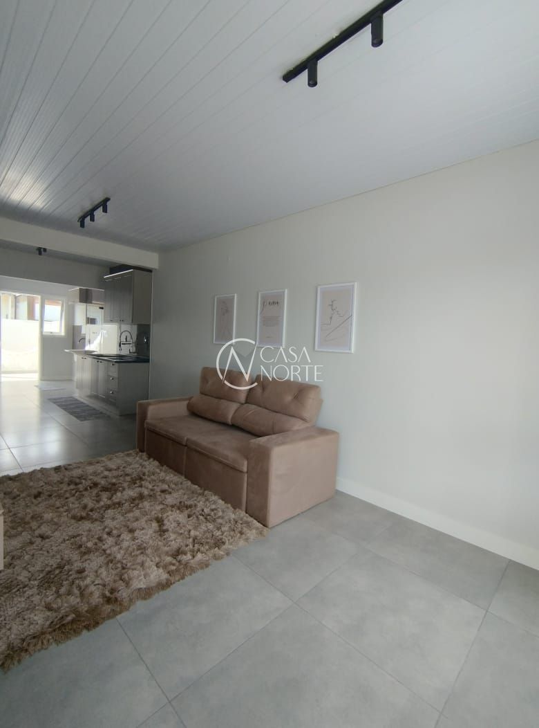 Casa à venda com 2 quartos, 54m², 1 vaga, Estrada Costa Gama no bairro Hípica em Porto Alegre