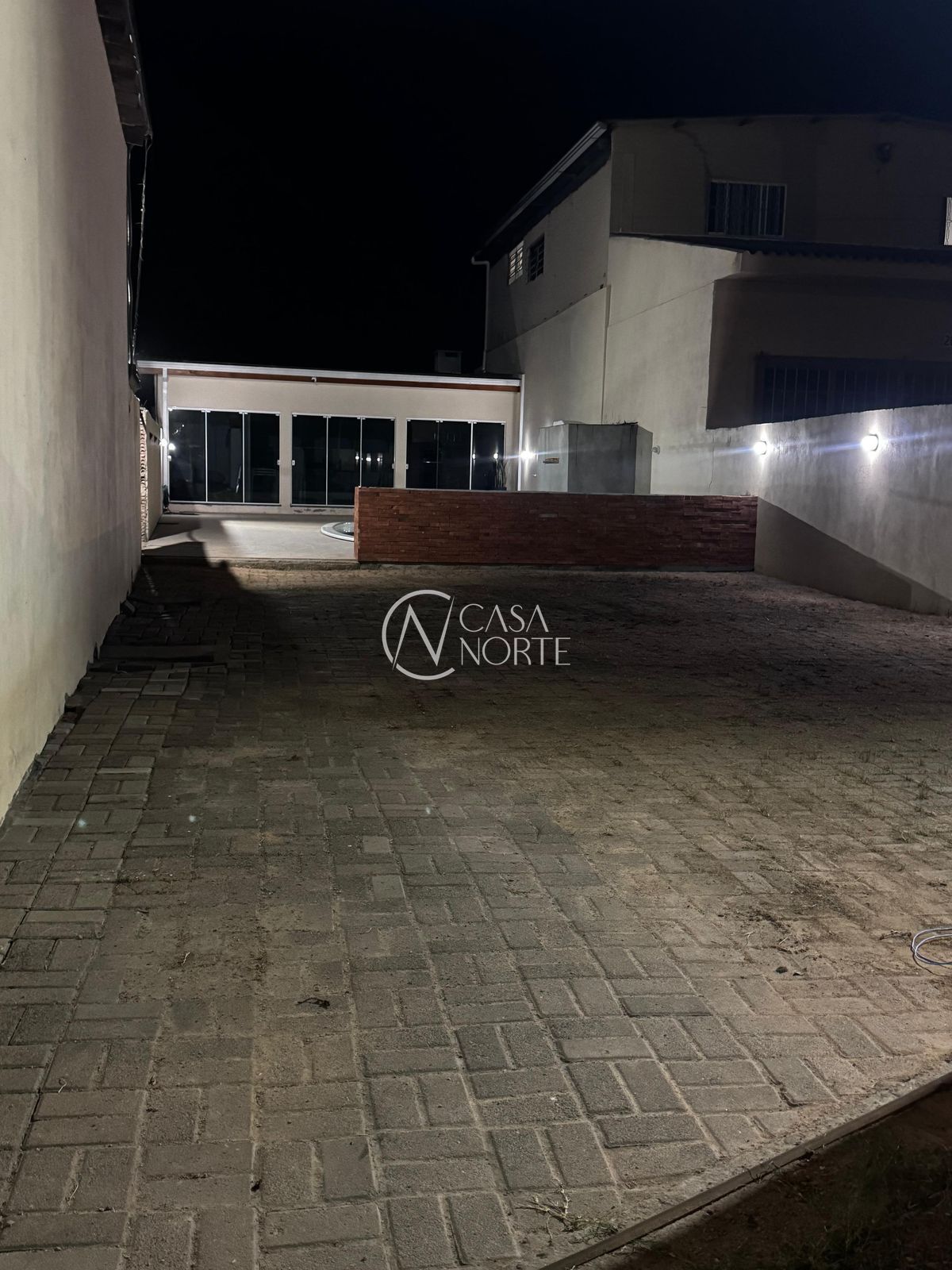 Casa à venda , 486m², 3 vagas, Avenida do Lami no bairro Belém Novo em Porto Alegre