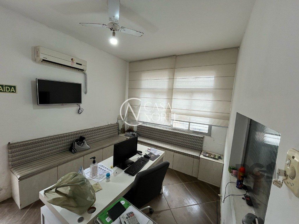 Geminado à venda , 569m², Avenida Sergipe no bairro Glória em Porto Alegre