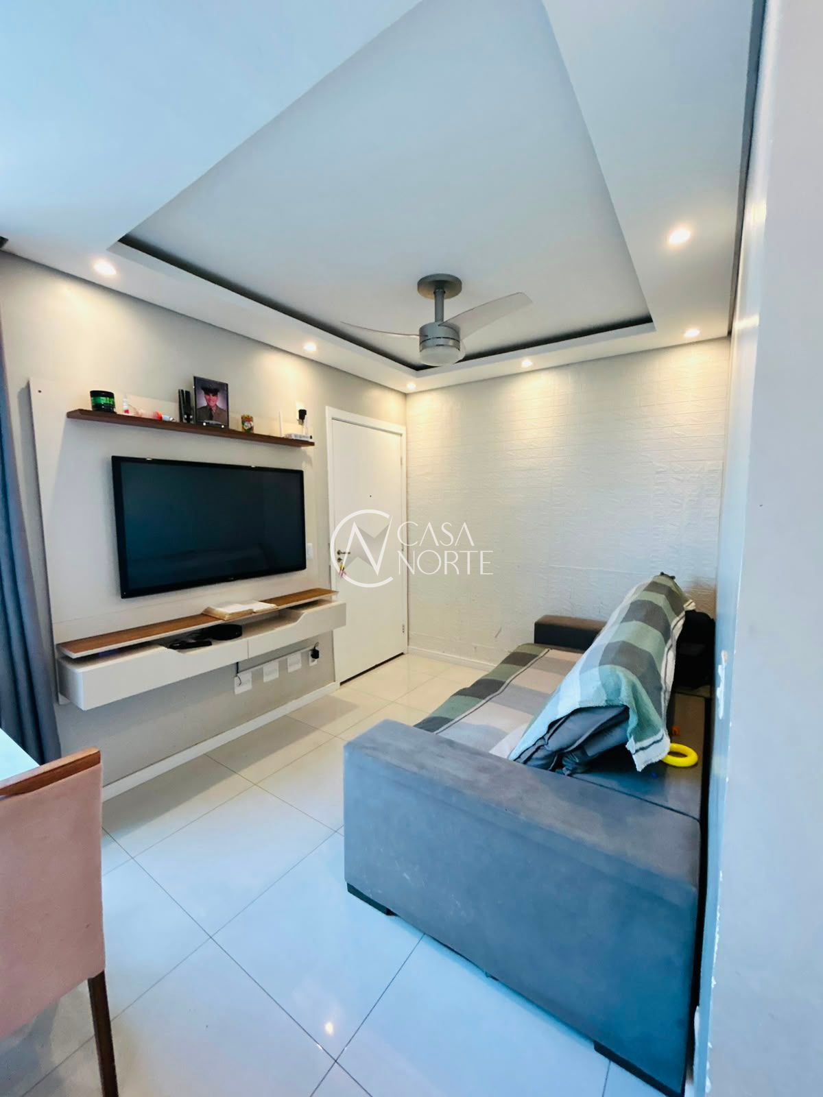 Apartamento à venda com 2 quartos, 40m², 1 vaga, Rua Sete Mil e Oito no bairro Restinga em Porto Alegre