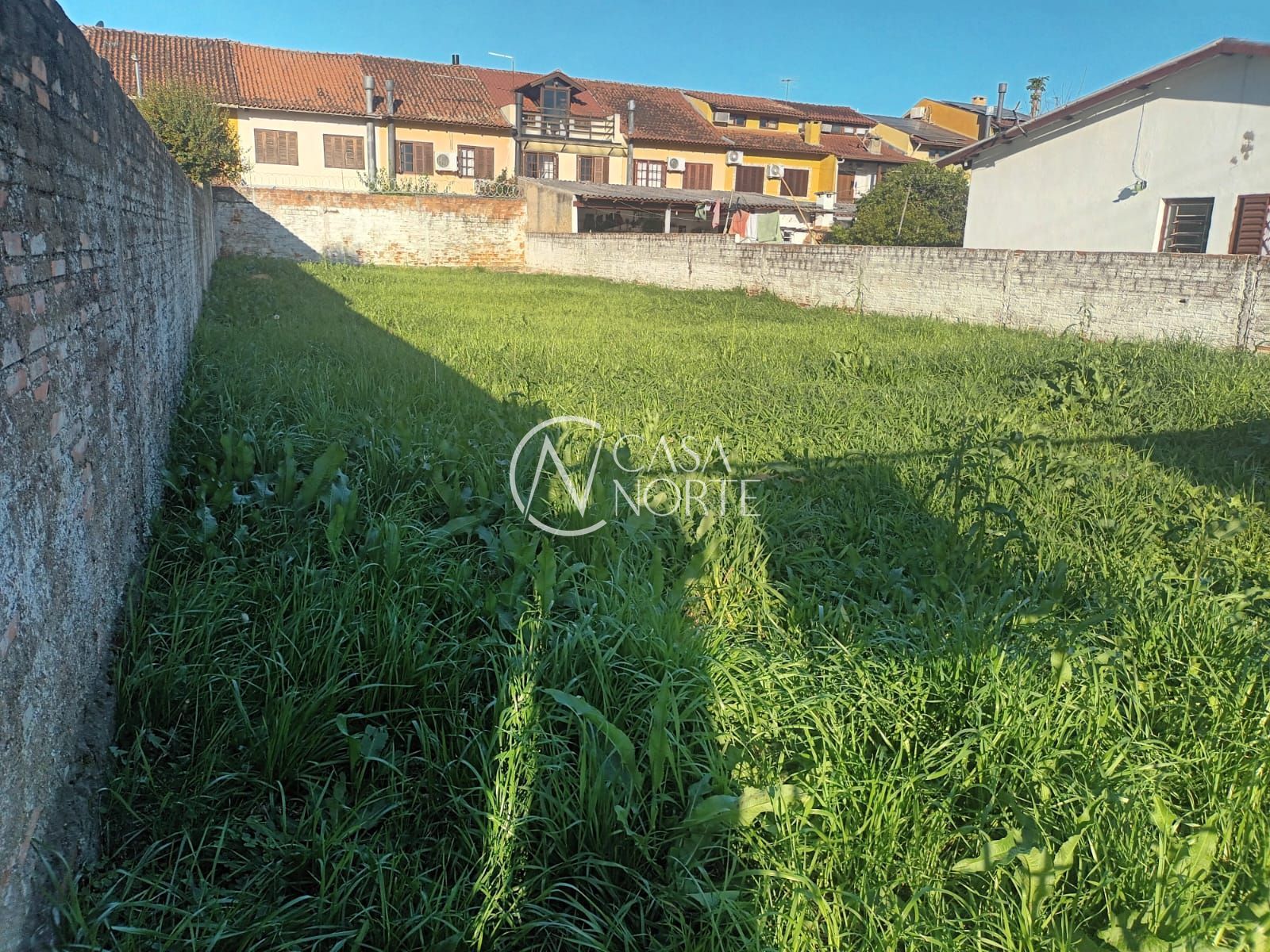 Terreno à venda  com 330m², Rua Vítor Moraes no bairro Hípica em Porto Alegre