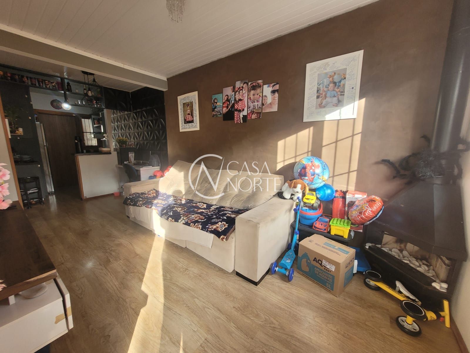 Casa à venda com 2 quartos, 69m², 2 vagas, Rua Pedro Faria no bairro Hípica em Porto Alegre