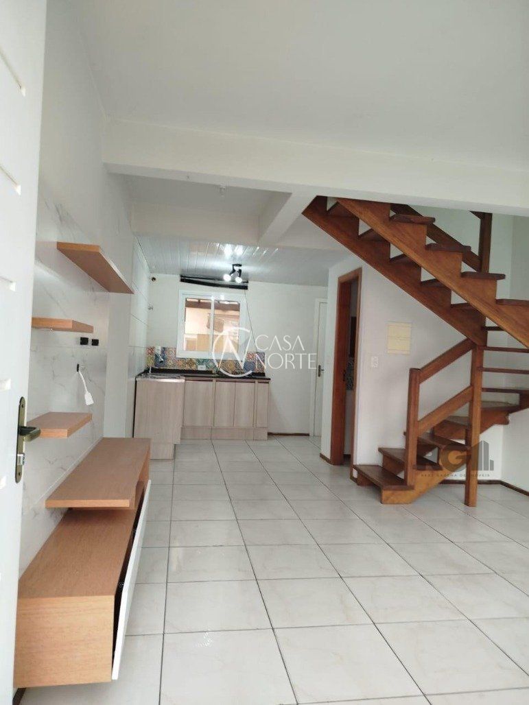 Casa de Condomínio à venda com 2 quartos, 82m², 1 vaga, Rua Capitão Pedroso no bairro Restinga em Porto Alegre