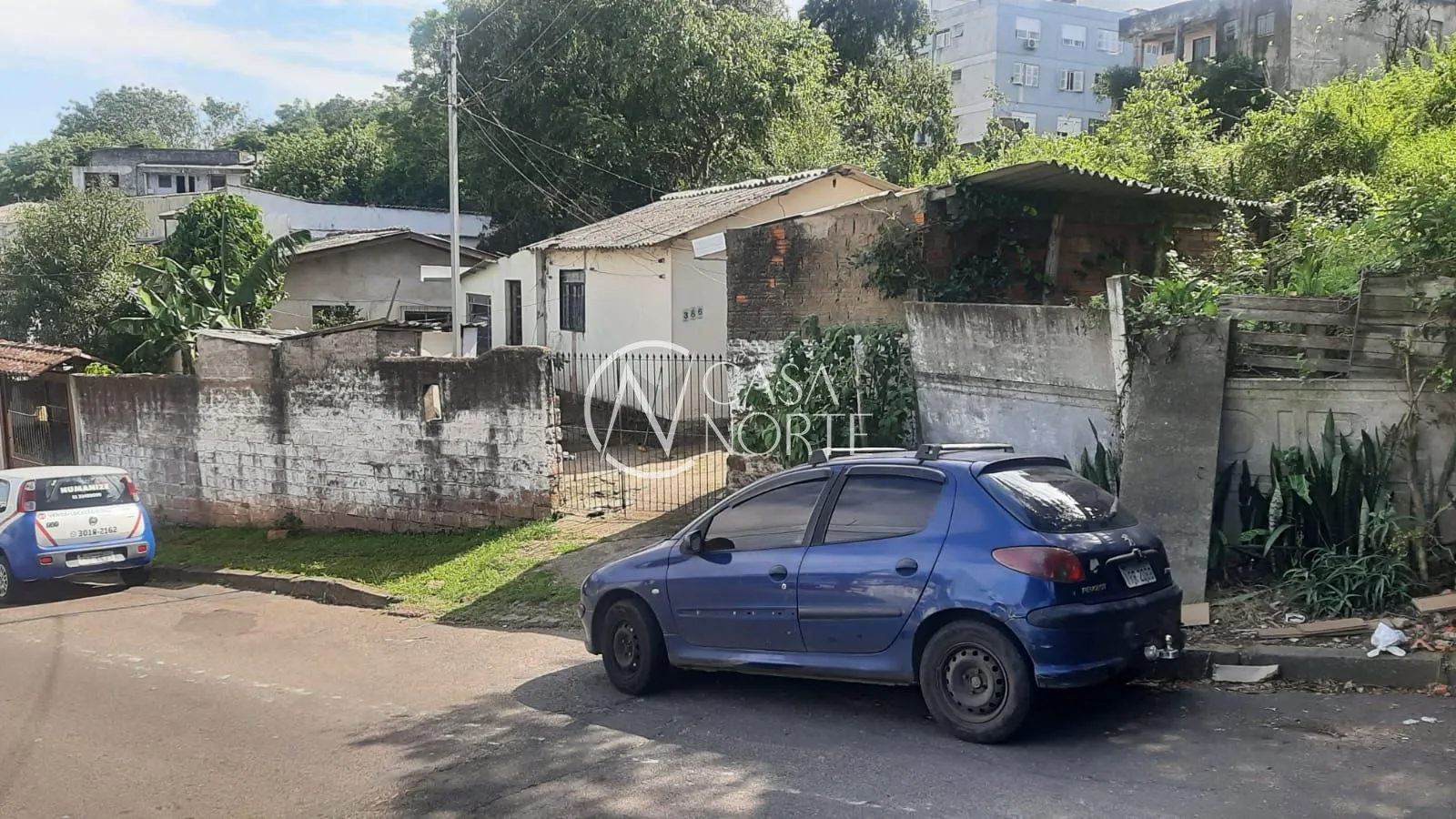 Terreno à venda  com 239m², Rua Doutor Alberto Barbosa no bairro Vila Ipiranga em Porto Alegre