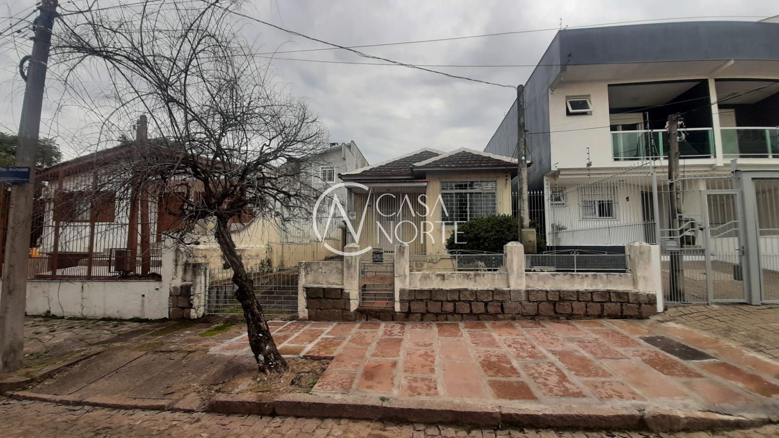 Terreno à venda  com 300m², Travessa Anunciada no bairro Vila Ipiranga em Porto Alegre