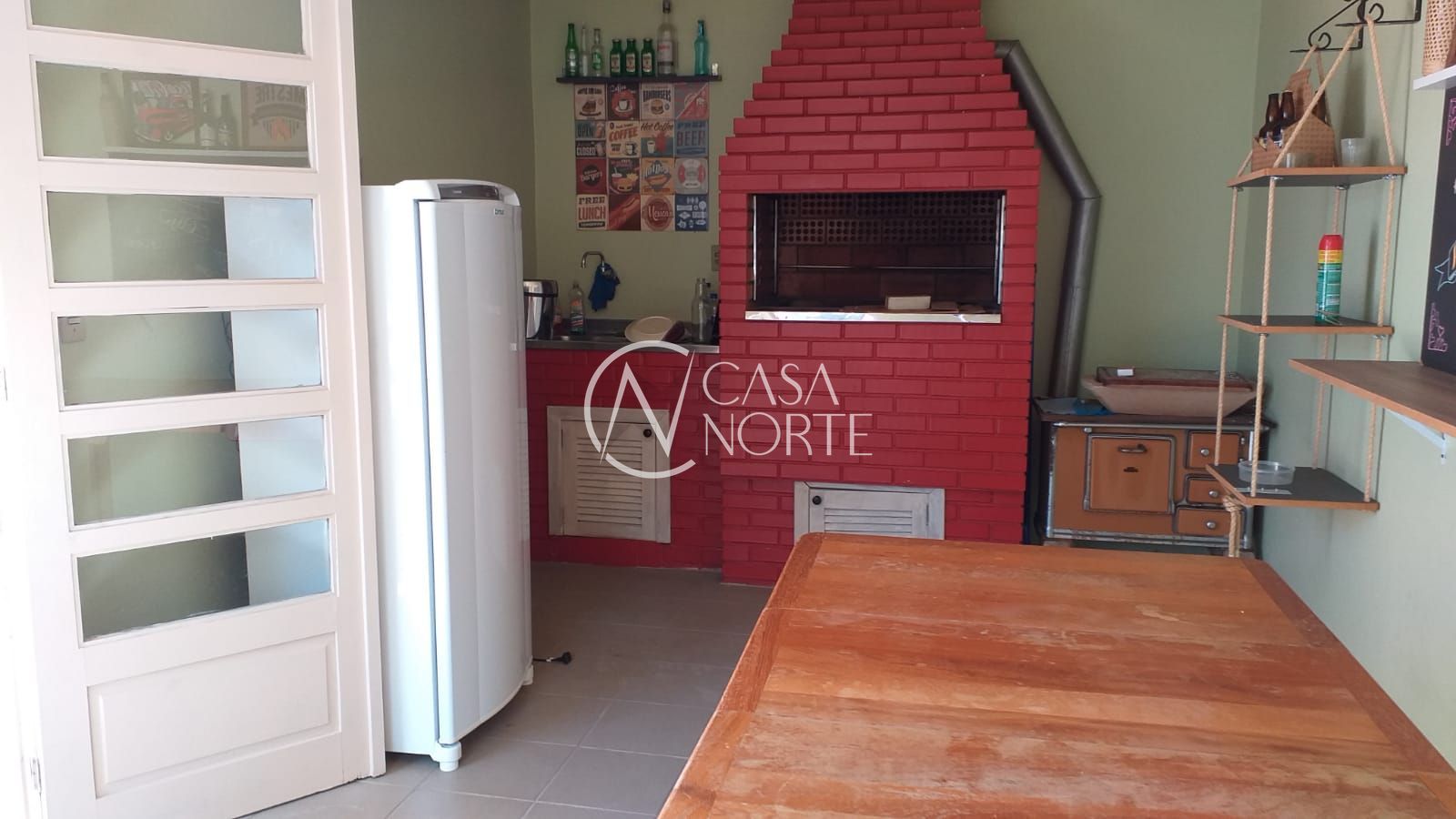 Casa à venda com 3 quartos, 269m², 1 suíte, 3 vagas, Rua das Caravelas no bairro Vila Ipiranga em Porto Alegre