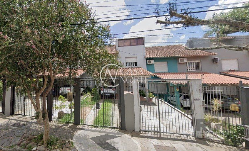 Casa à venda com 2 quartos, 101m², 2 vagas, Rua Doutor Galdino Nunes Vieira no bairro Jardim Itu em Porto Alegre