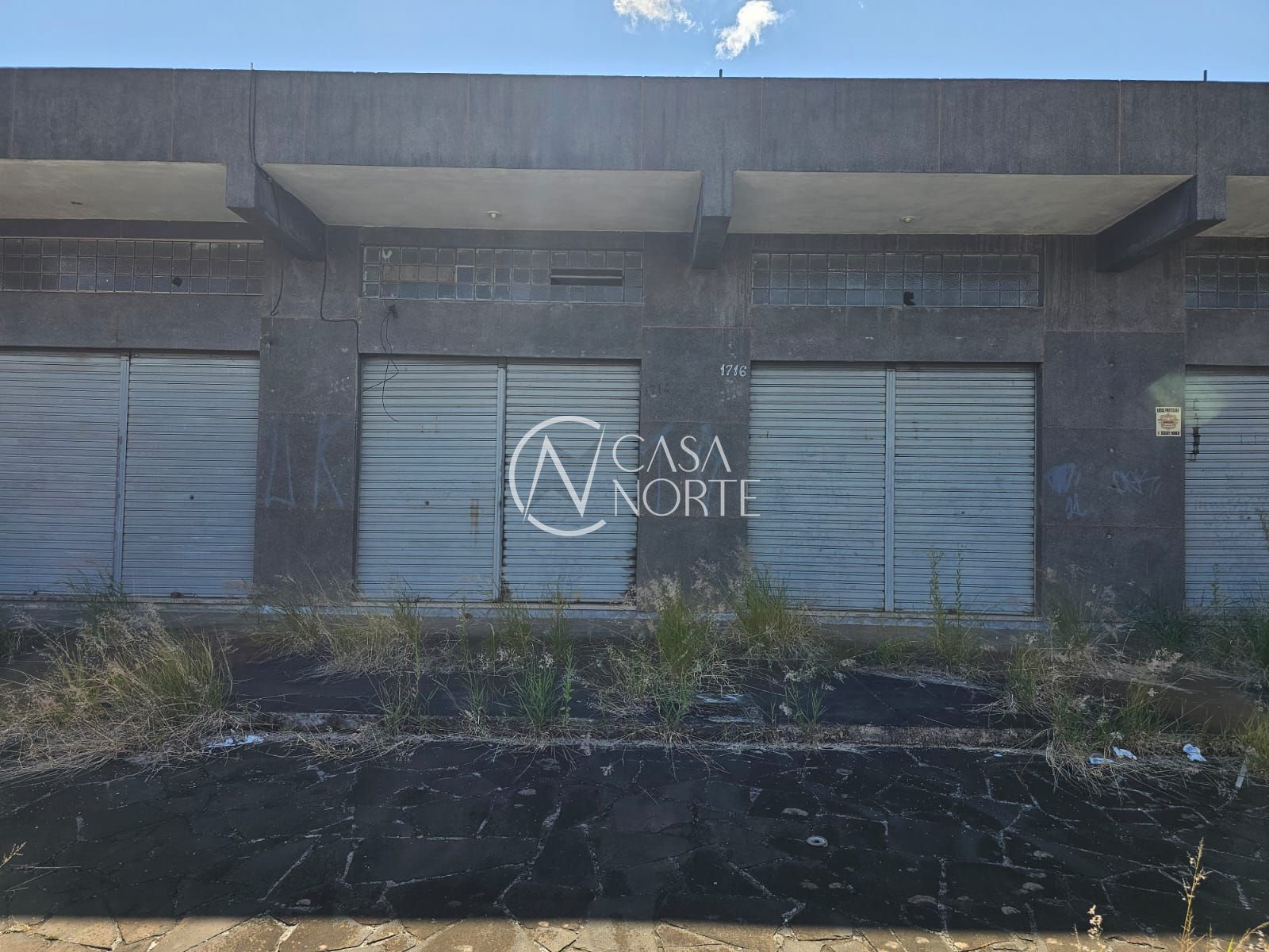 Prédio Comercial à venda , 275m², 9 vagas, Avenida Benno Mentz no bairro Vila Ipiranga em Porto Alegre