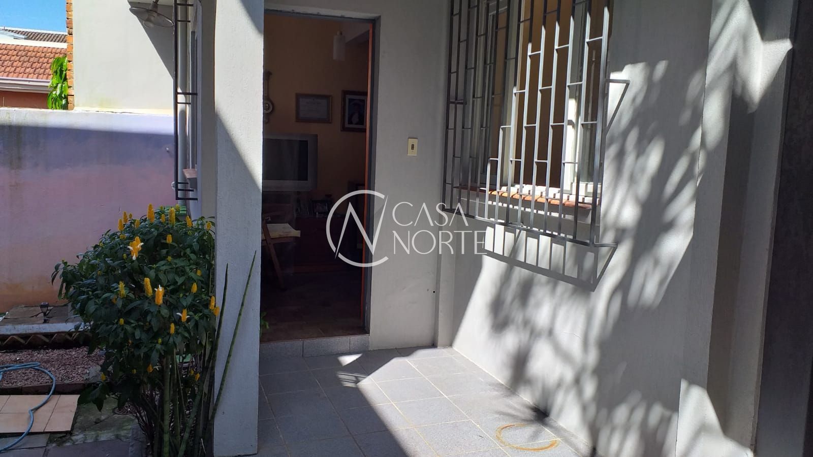 Casa à venda com 3 quartos, 269m², 1 suíte, 3 vagas, Rua das Caravelas no bairro Vila Ipiranga em Porto Alegre