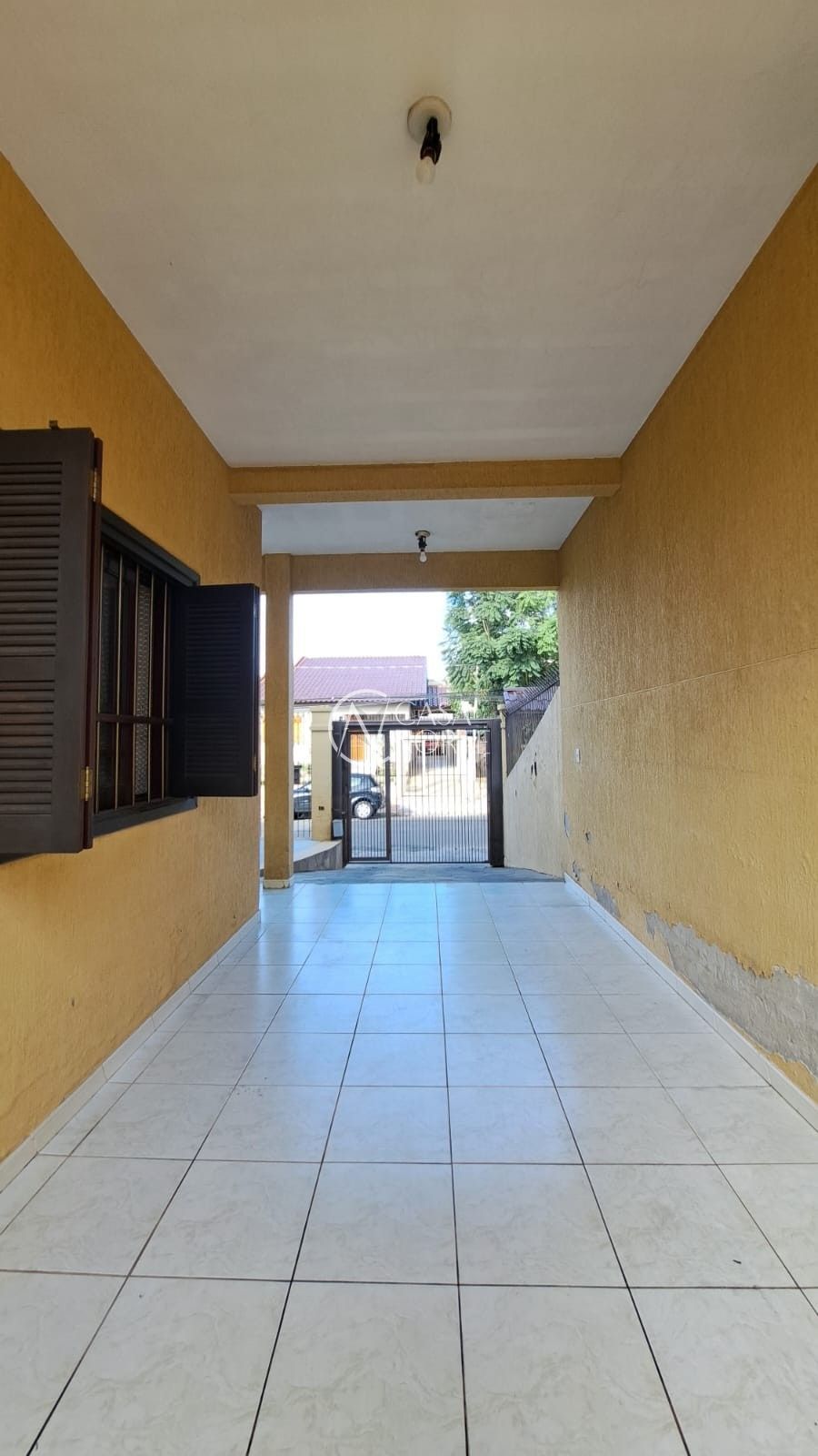 Casa à venda com 2 quartos, 273m², 1 suíte, 2 vagas, Rua Corrêa de Mello no bairro Sarandi em Porto Alegre