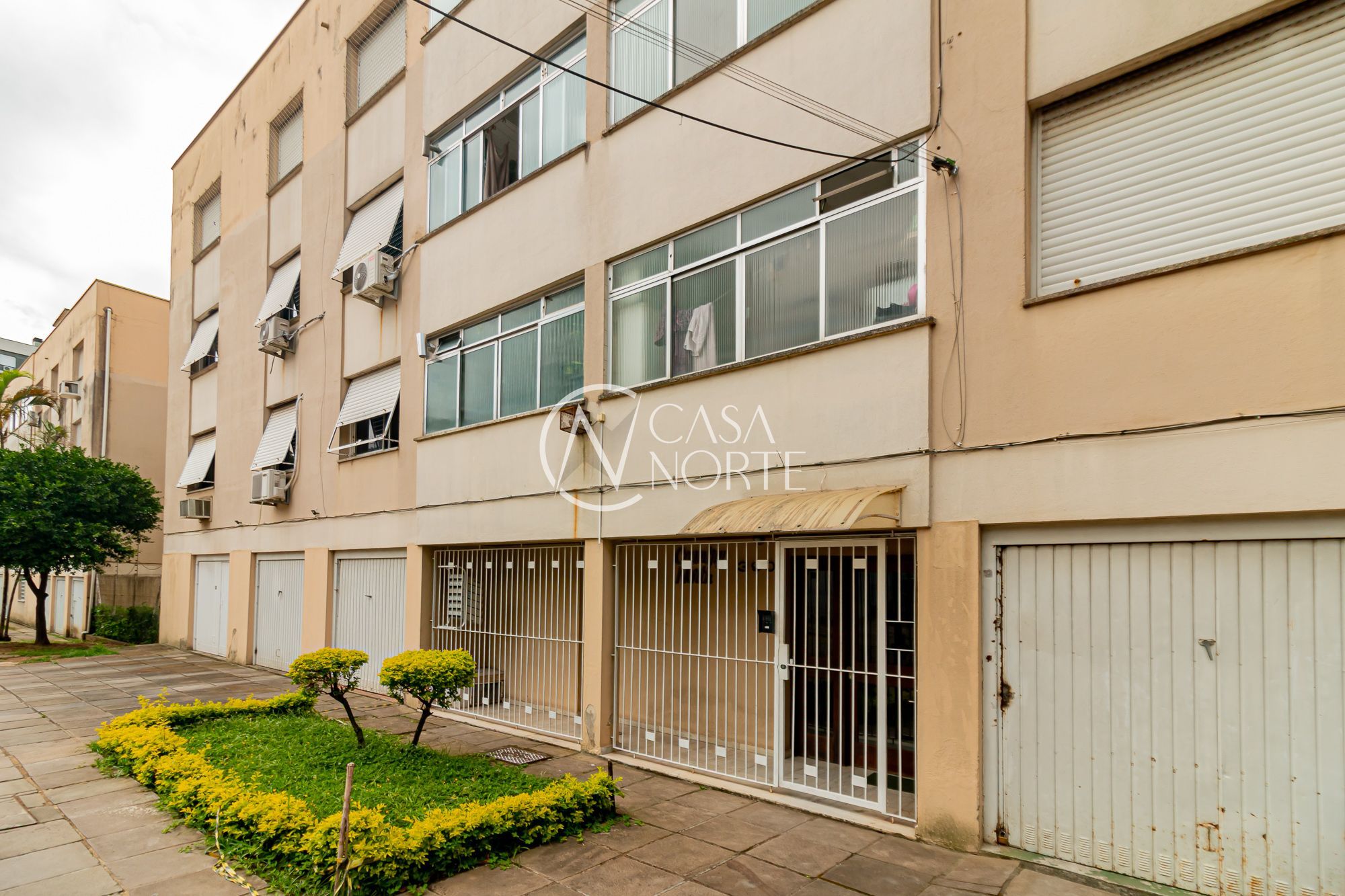 Apartamento à venda com 3 quartos, 78m², 1 vaga, Rua Geraldo Souza Moreira no bairro Passo da Areia em Porto Alegre