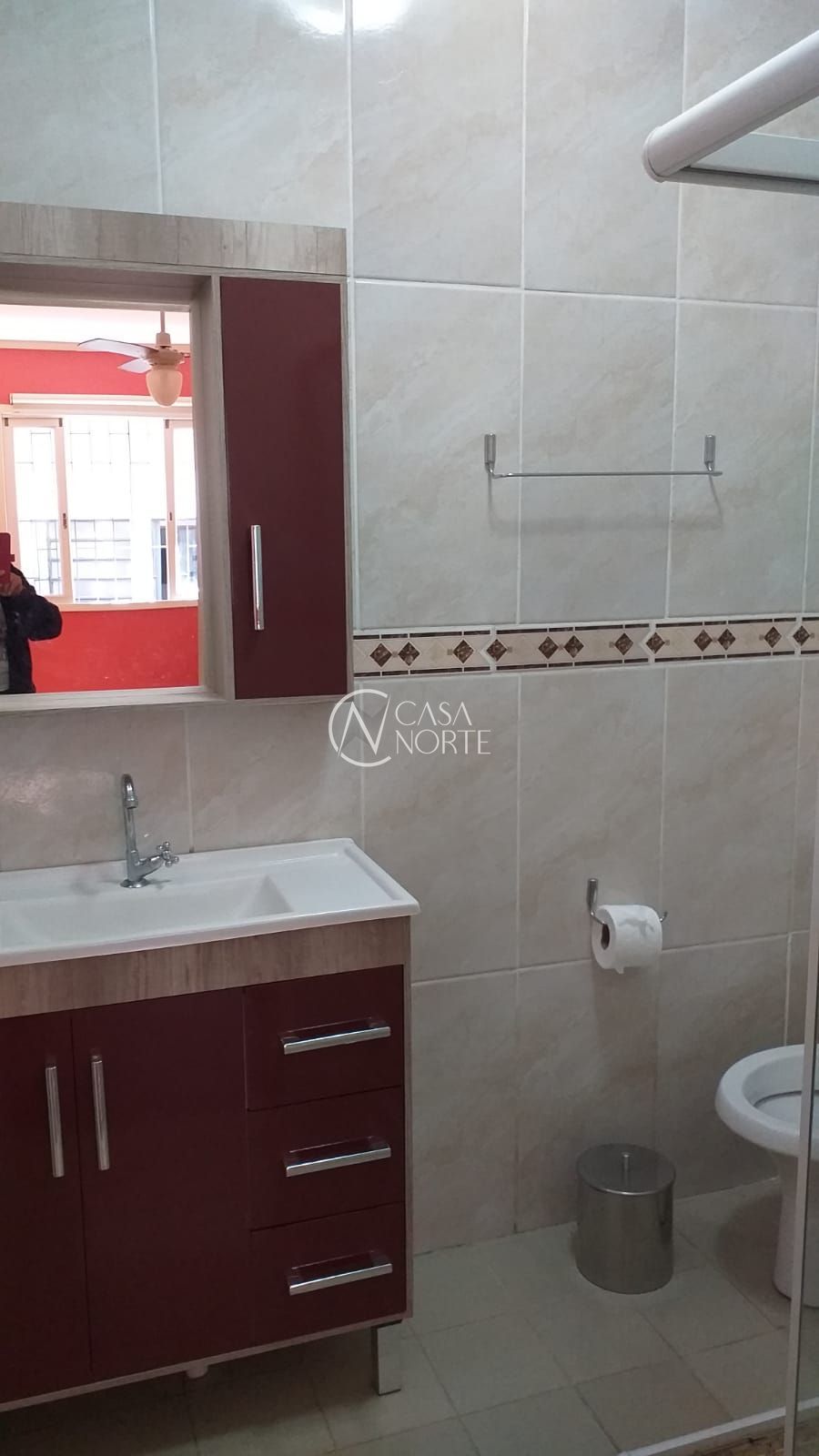 Casa à venda com 3 quartos, 269m², 1 suíte, 3 vagas, Rua das Caravelas no bairro Vila Ipiranga em Porto Alegre