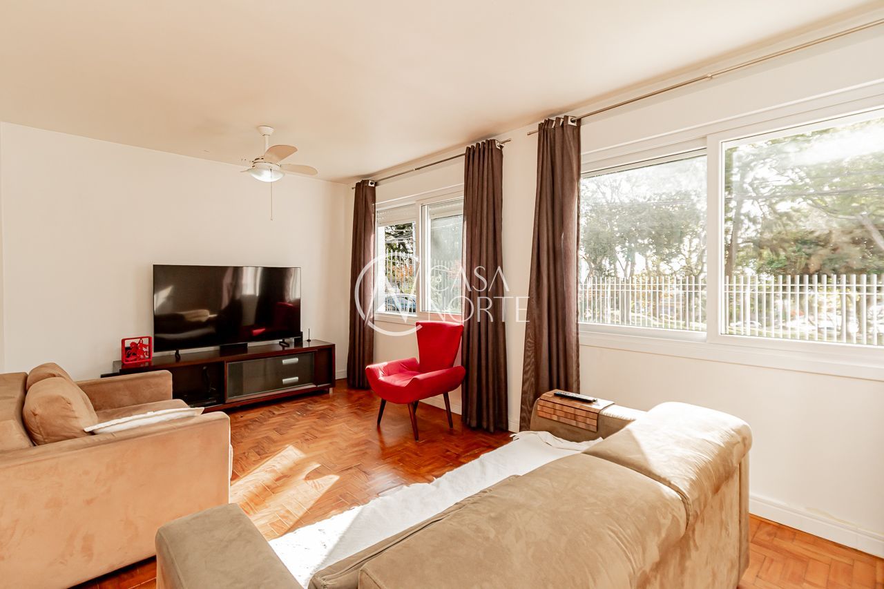 Casa à venda com 3 quartos, 170m², 3 vagas, Avenida Engenheiro Ary de Abreu Lima no bairro Vila Ipiranga em Porto Alegre