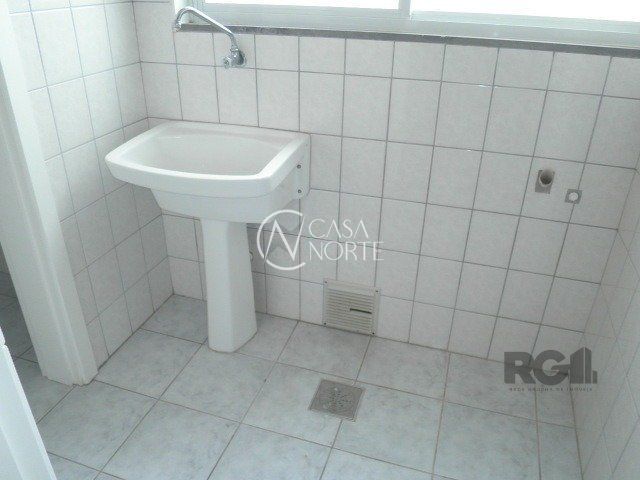 Apartamento à venda com 2 quartos, 72m², 3 suítes, 1 vaga, Avenida General Barreto Viana no bairro Chácara das Pedras em Porto Alegre