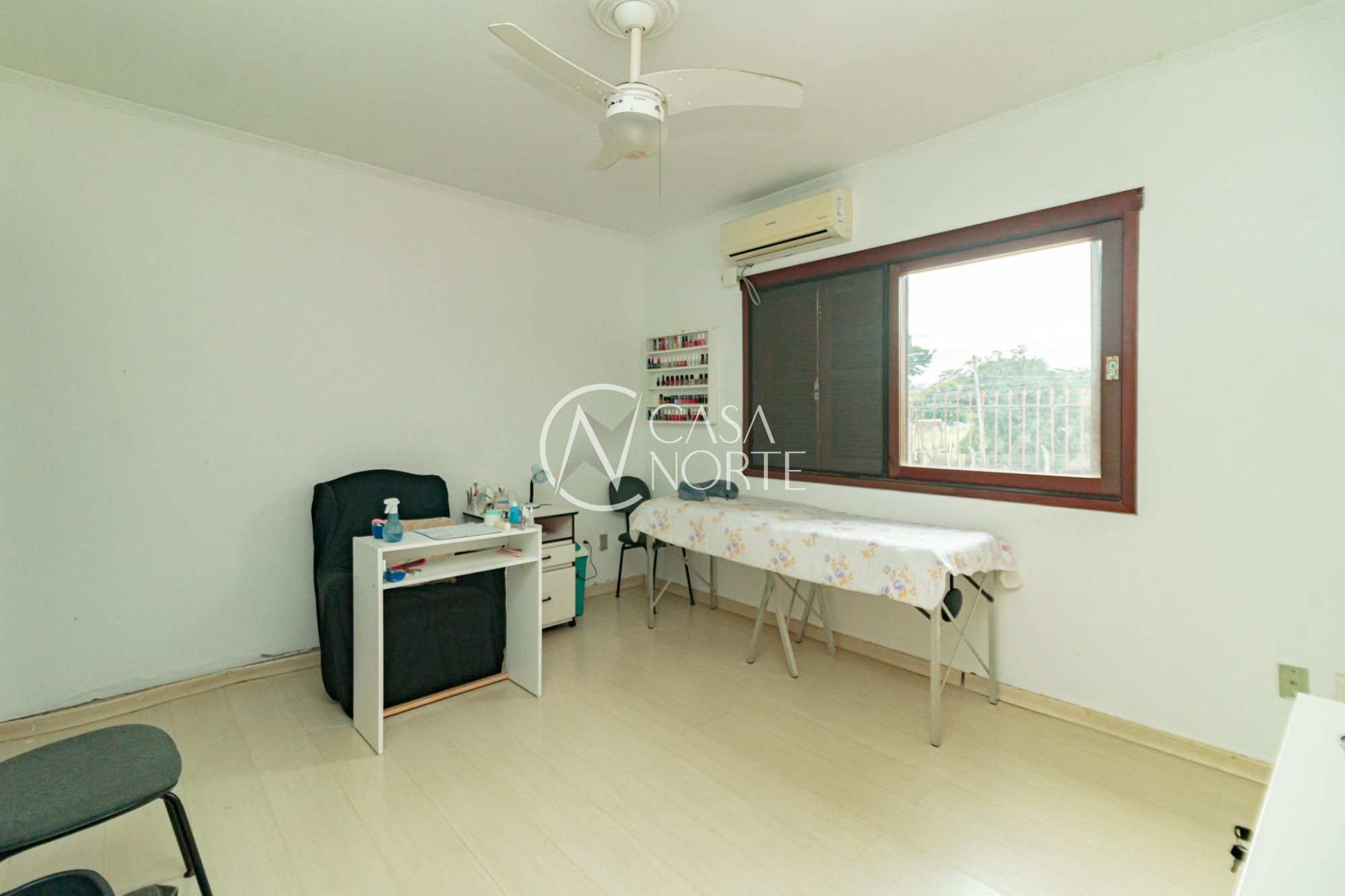 Casa à venda com 3 quartos, 180m², 1 suíte, 2 vagas, Rua Coronel João Pacheco de Freitas no bairro Jardim Itu em Porto Alegre