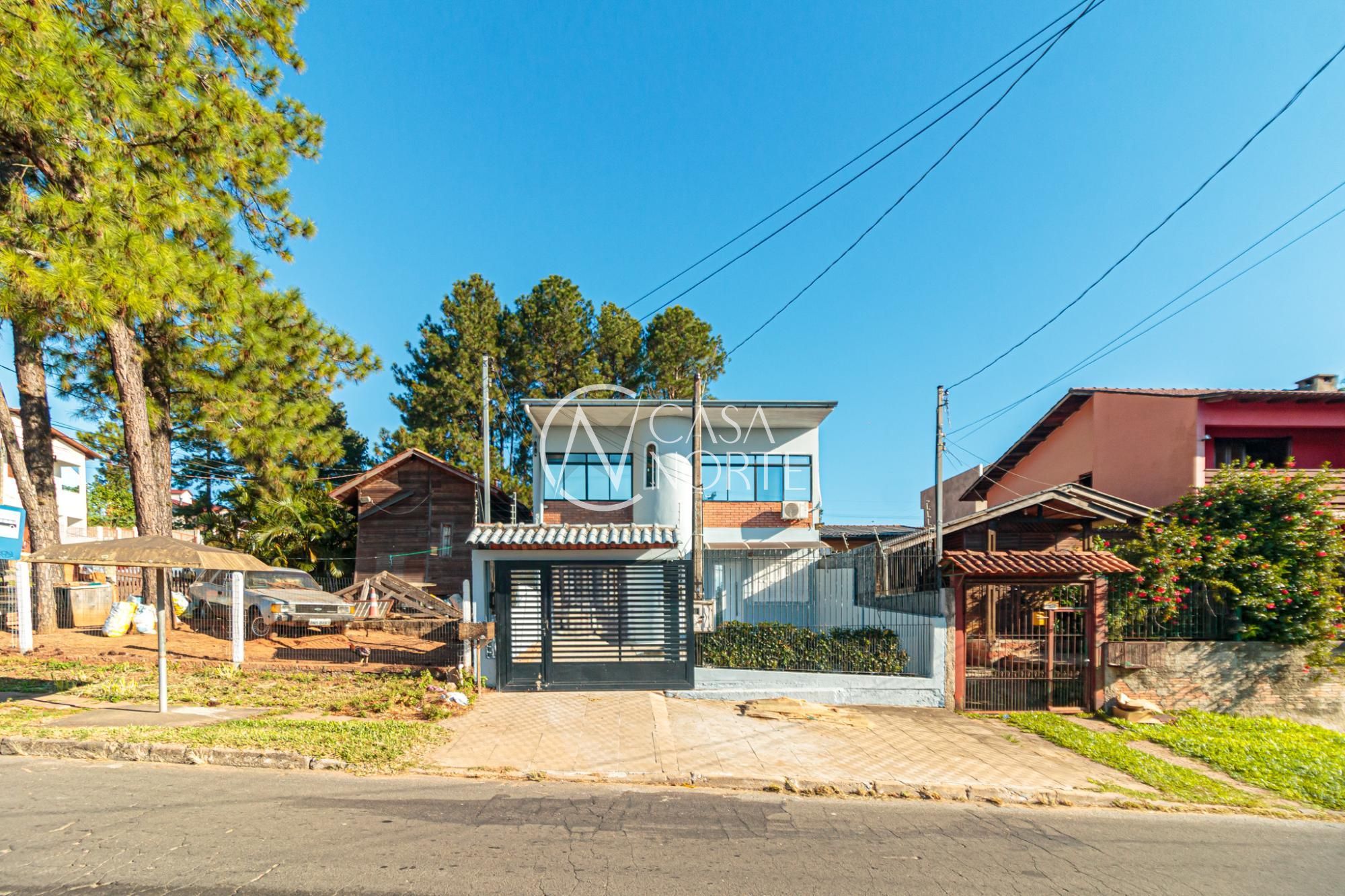 Casa à venda com 2 quartos, 158m², 1 suíte, 2 vagas, Rua Orquídea no bairro Lomba do Pinheiro em Porto Alegre