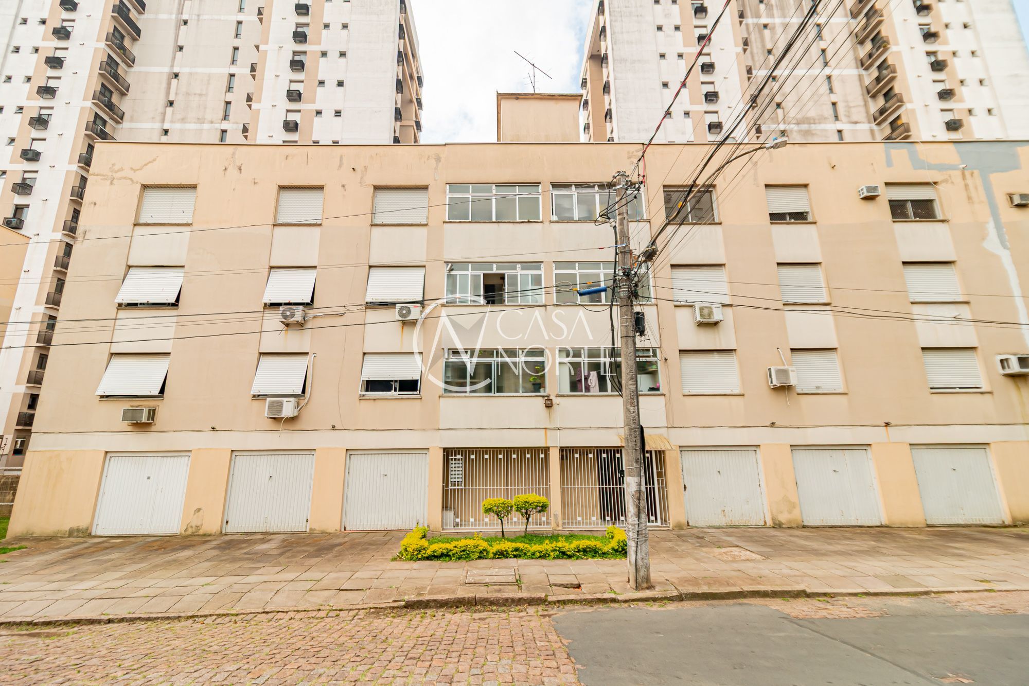 Apartamento à venda com 3 quartos, 78m², 1 vaga, Rua Geraldo Souza Moreira no bairro Passo da Areia em Porto Alegre