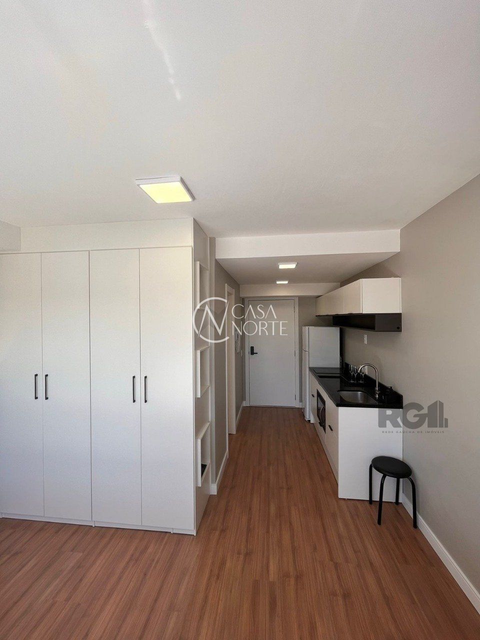 Loft à venda com 1 quarto, 27m², 1 vaga, Avenida dos Cubanos no bairro Partenon em Porto Alegre