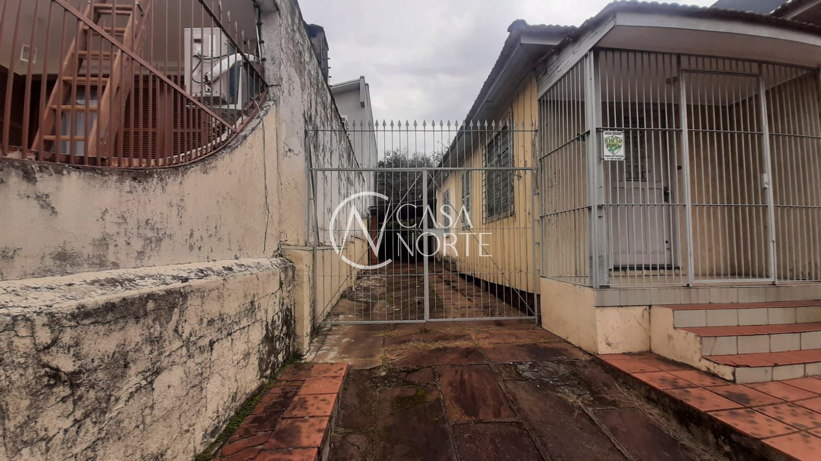 Terreno à venda  com 300m², Travessa Anunciada no bairro Vila Ipiranga em Porto Alegre