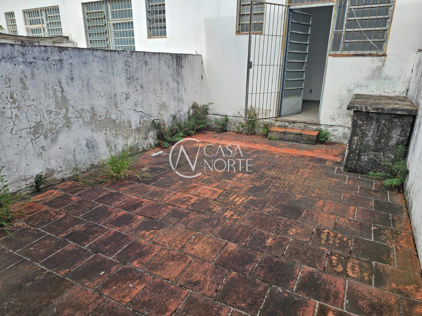 Prédio Comercial à venda , 275m², 9 vagas, Avenida Benno Mentz no bairro Vila Ipiranga em Porto Alegre