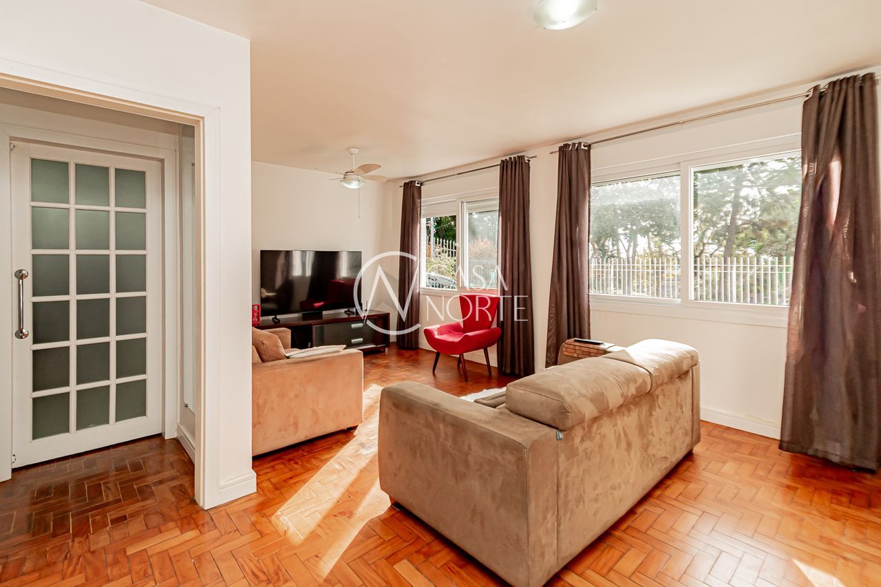 Casa à venda com 3 quartos, 170m², 3 vagas, Avenida Engenheiro Ary de Abreu Lima no bairro Vila Ipiranga em Porto Alegre