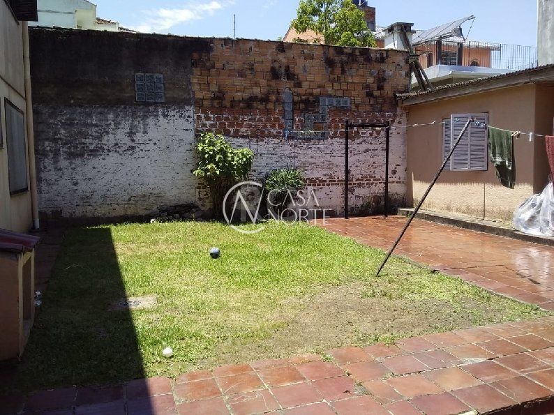 Geminado à venda com 3 quartos, 215m², 1 suíte, 2 vagas, Avenida Alberto Pasqualini no bairro Jardim Sabará em Porto Alegre
