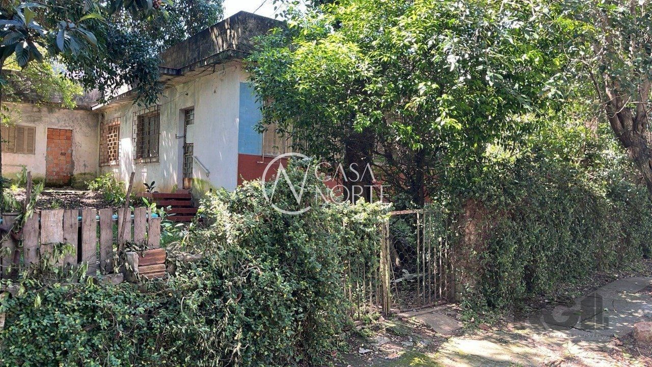 Terreno à venda  com 723m², Praça Paulo de Aragão Bozano no bairro Vila Ipiranga em Porto Alegre