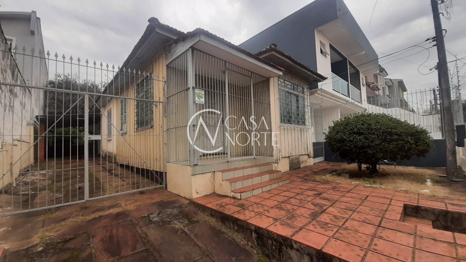 Terreno à venda  com 300m², Travessa Anunciada no bairro Vila Ipiranga em Porto Alegre