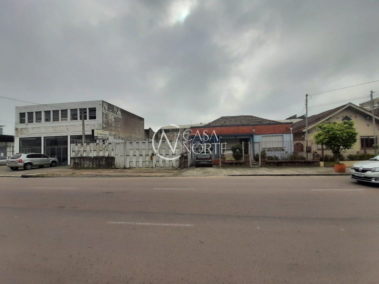 Terreno à venda  com 484m², Rua Dona Margarida no bairro Navegantes em Porto Alegre