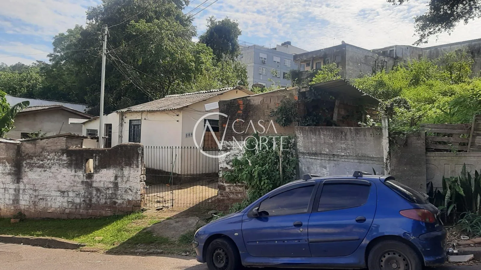 Terreno à venda  com 239m², Rua Doutor Alberto Barbosa no bairro Vila Ipiranga em Porto Alegre