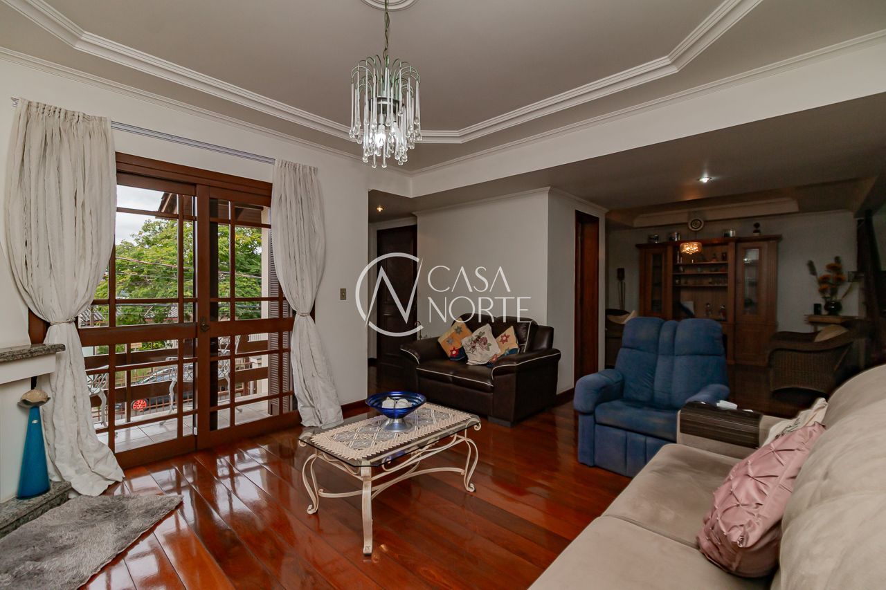 Casa à venda com 3 quartos, 290m², 1 suíte, 2 vagas, Rua Engenheiro Walter Boehl no bairro Vila Ipiranga em Porto Alegre