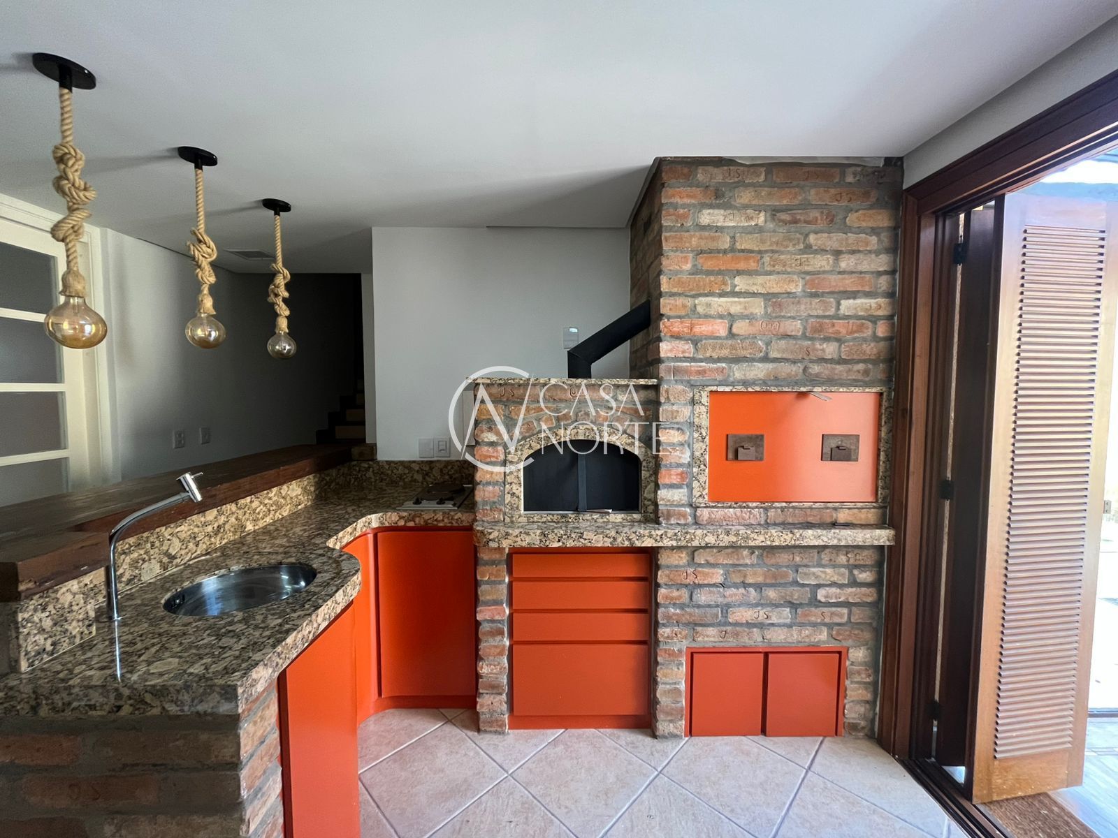 Casa de Condomínio à venda com 3 quartos, 235m², 1 suíte, 2 vagas, Rua Landel de Moura no bairro Tristeza em Porto Alegre