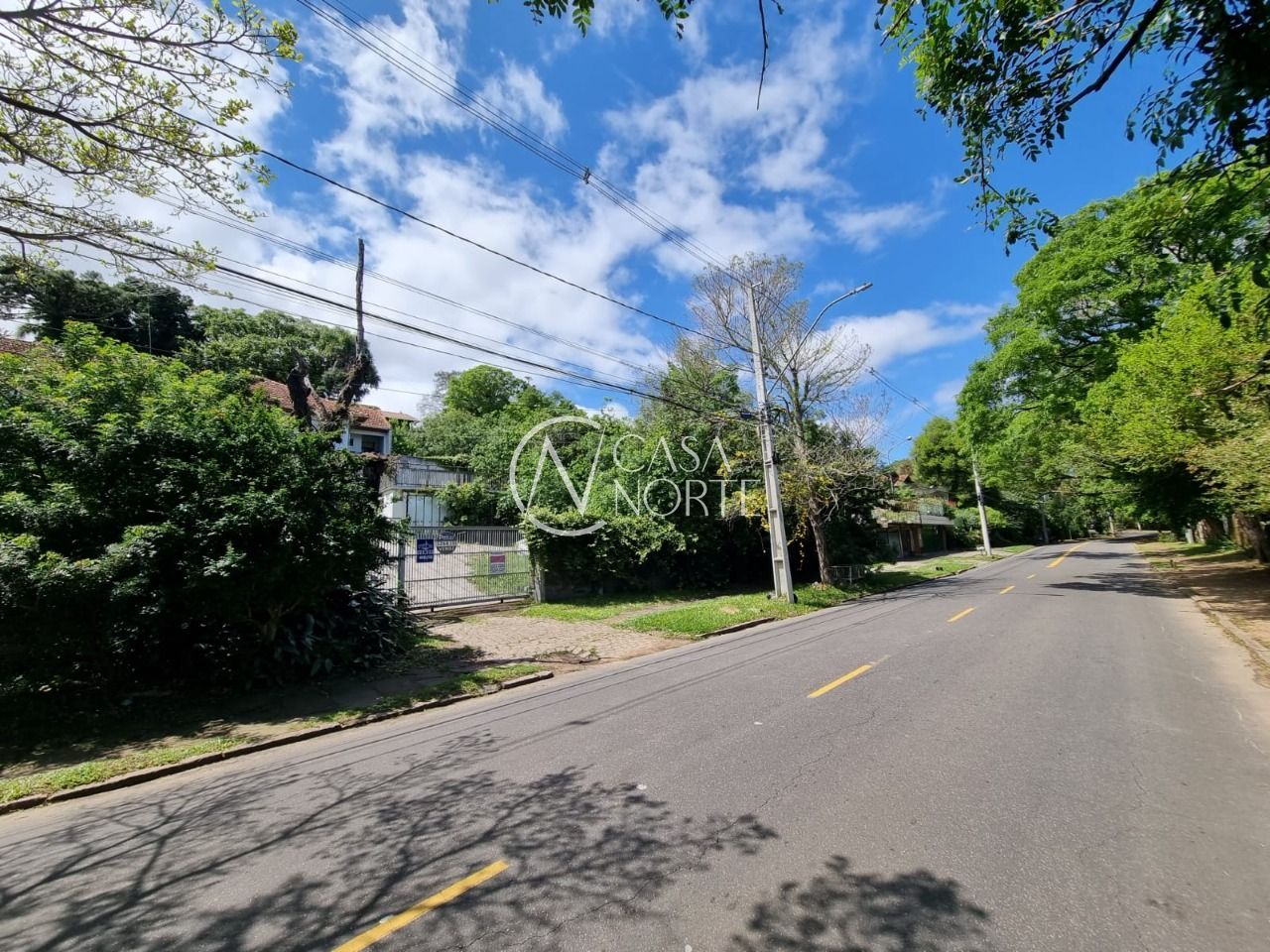 Terreno à venda  com 1470m², Avenida Guaiba no bairro Vila Assunção em Porto Alegre