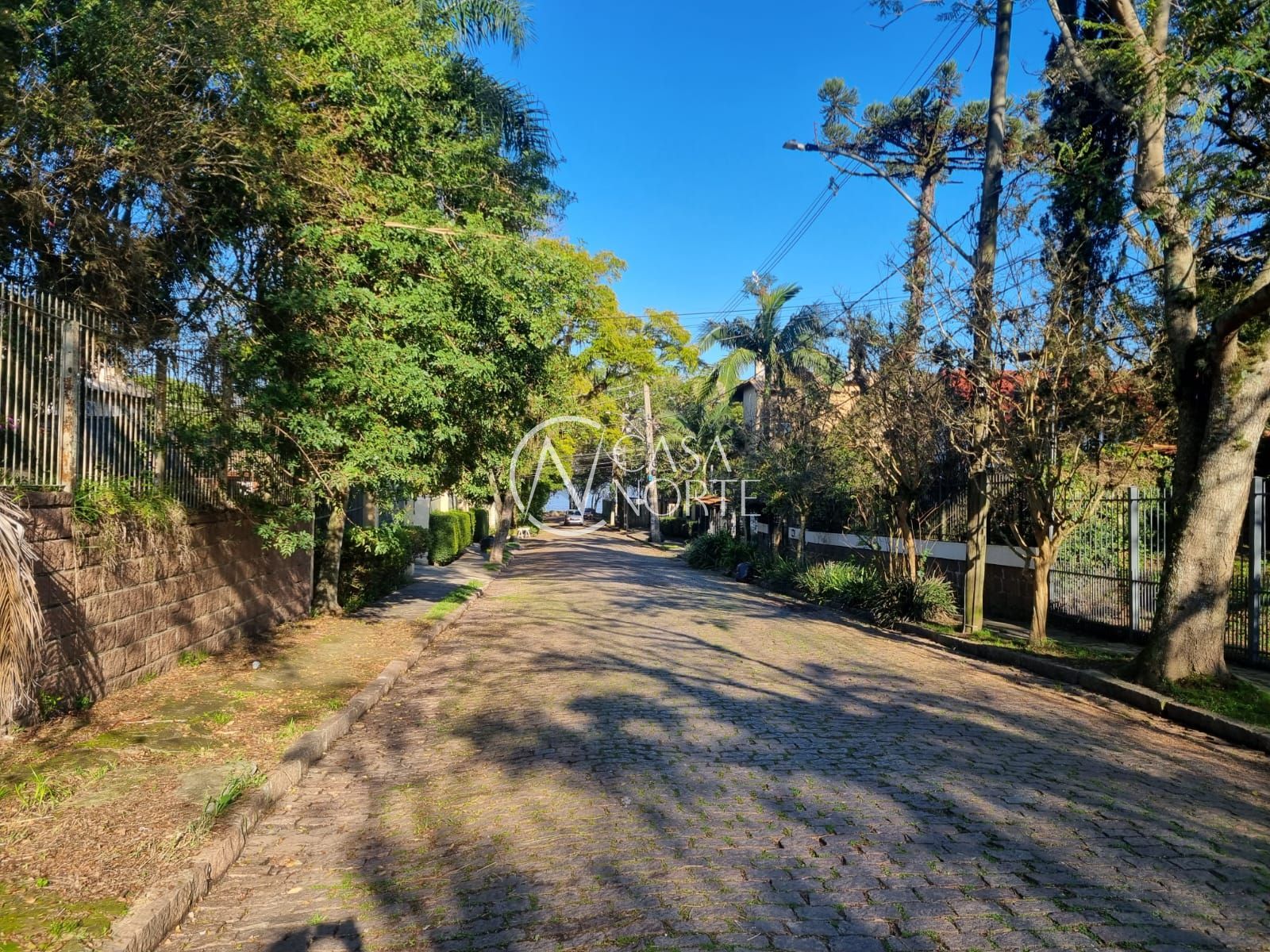 Terreno à venda  com 2840m², Rua Padre João Batista Reus no bairro Tristeza em Porto Alegre