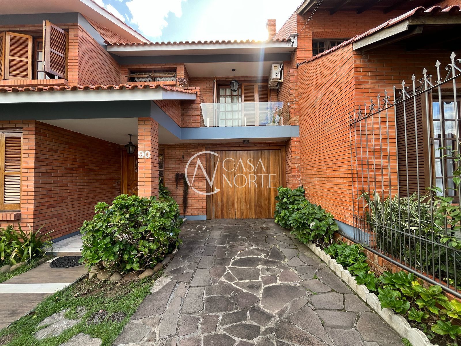 Casa à venda com 4 quartos, 227m², 1 suíte, 3 vagas, Rua Adão Pinheiro da Silva no bairro Ipanema em Porto Alegre