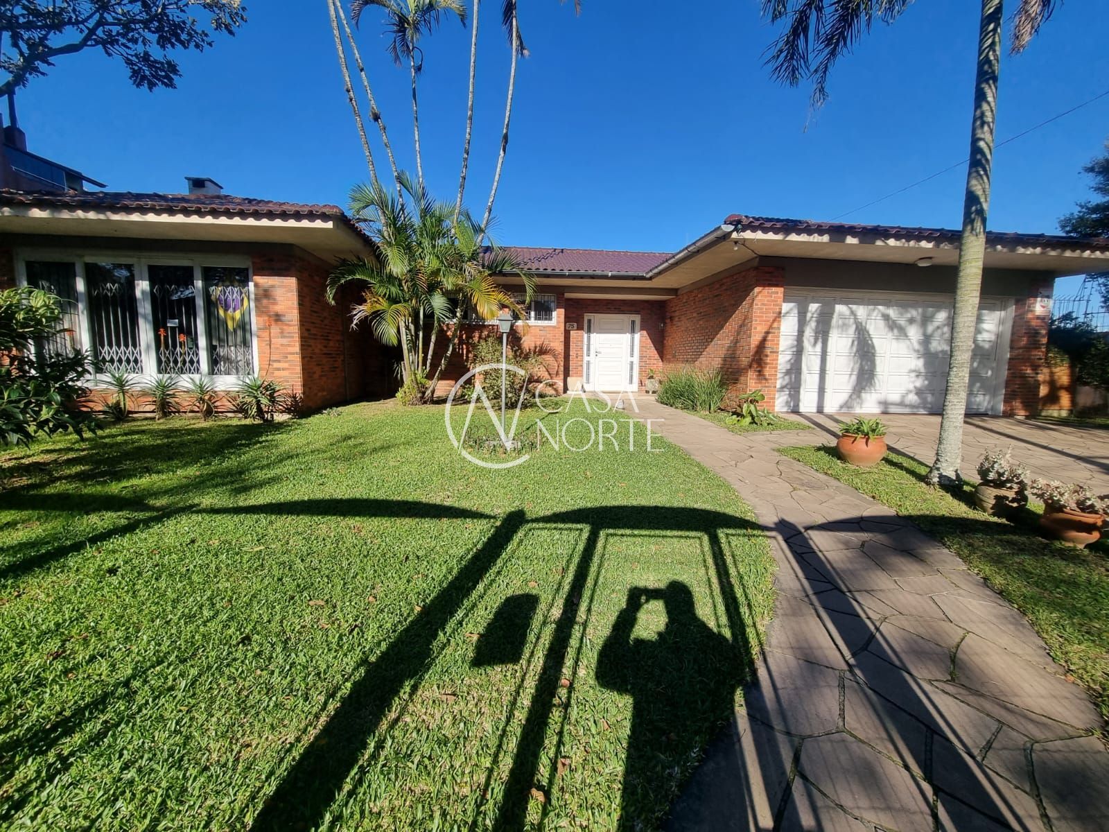 Casa à venda com 5 quartos, 350m², 1 suíte, 4 vagas, Avenida Flamengo no bairro Ipanema em Porto Alegre